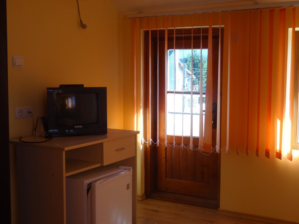 Family Hotel Rose Pavel Banya Esterno foto