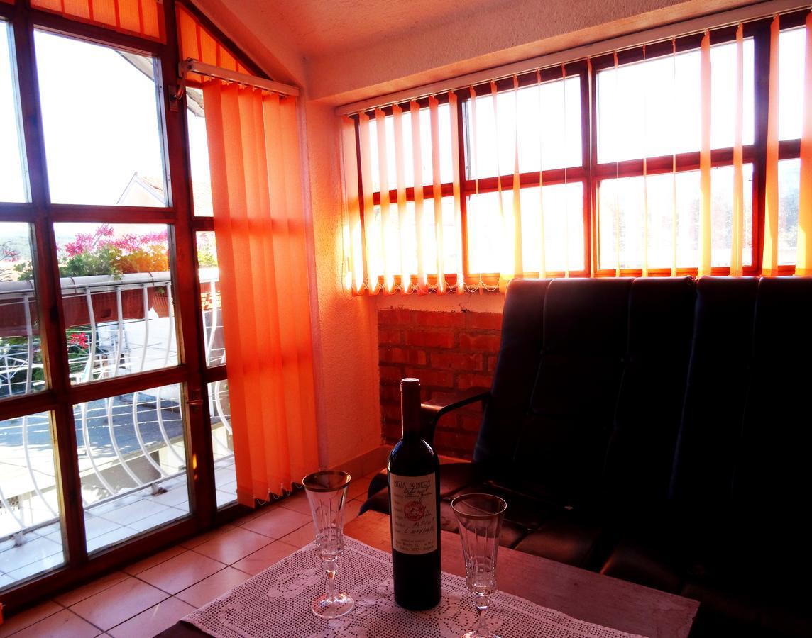 Family Hotel Rose Pavel Banya Esterno foto