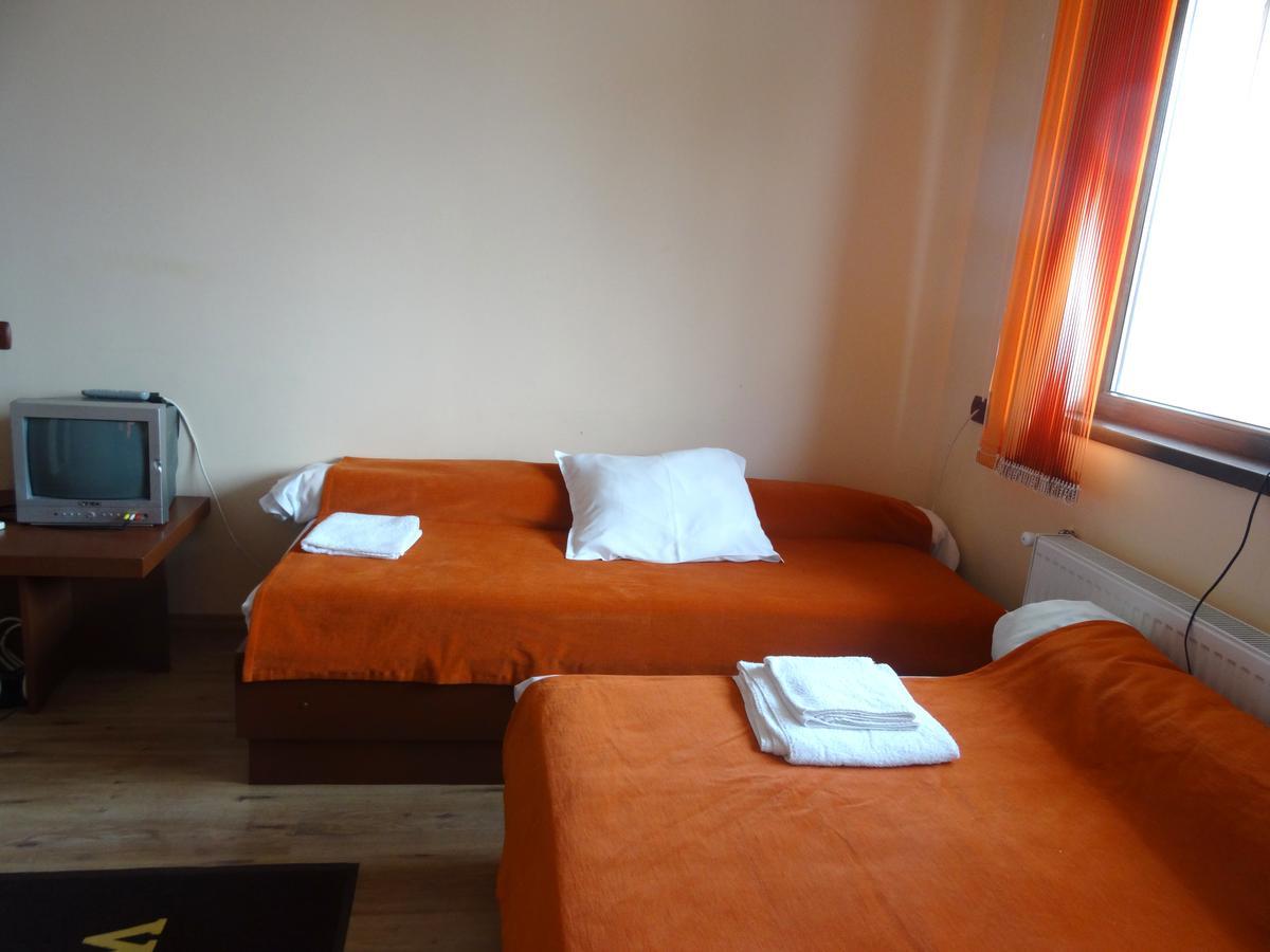 Family Hotel Rose Pavel Banya Esterno foto