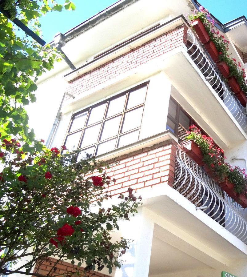 Family Hotel Rose Pavel Banya Esterno foto