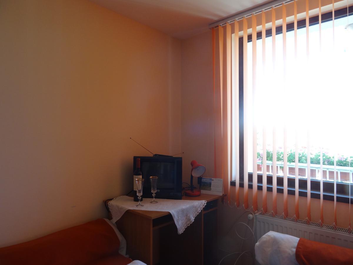 Family Hotel Rose Pavel Banya Esterno foto