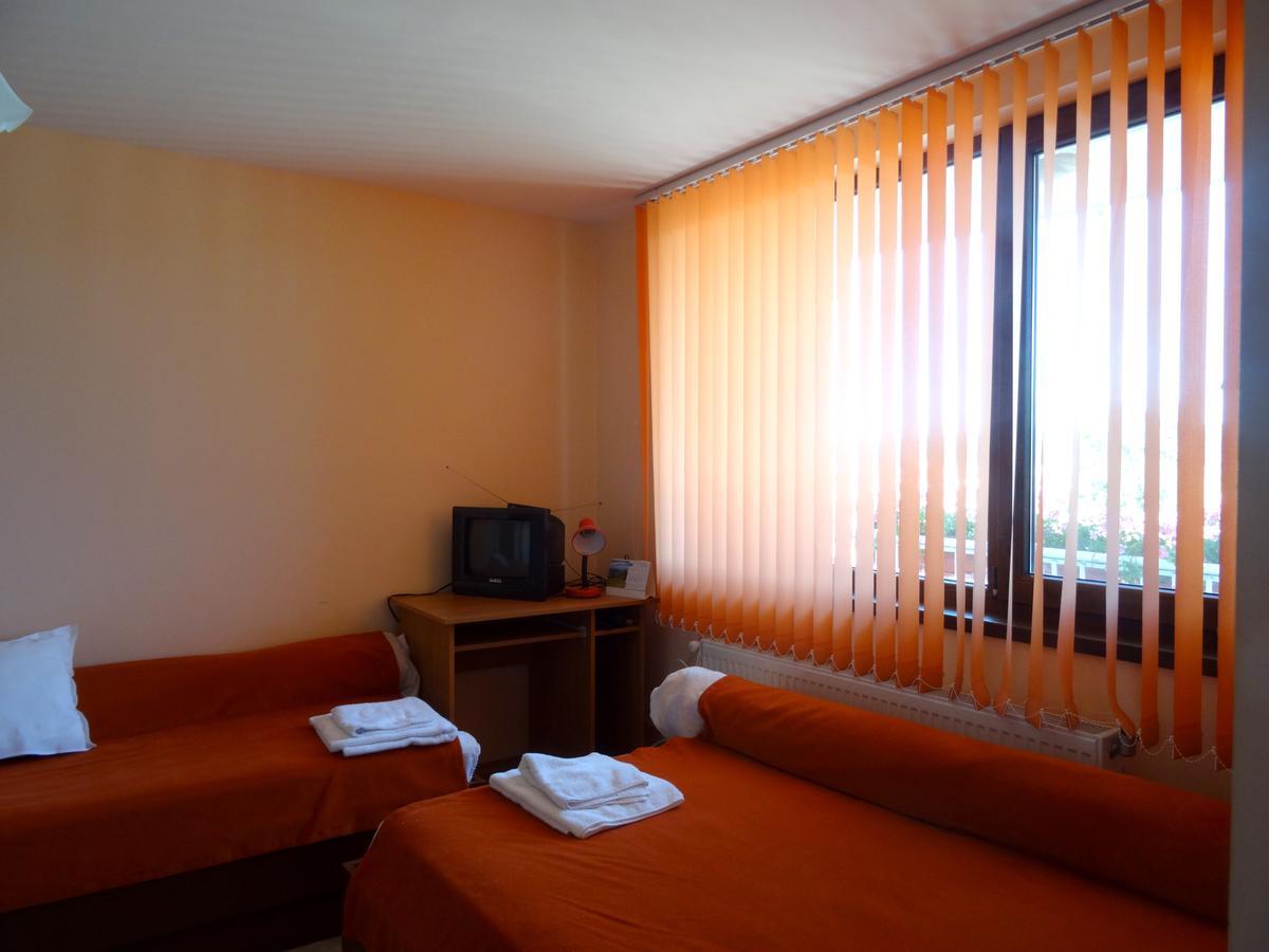 Family Hotel Rose Pavel Banya Esterno foto