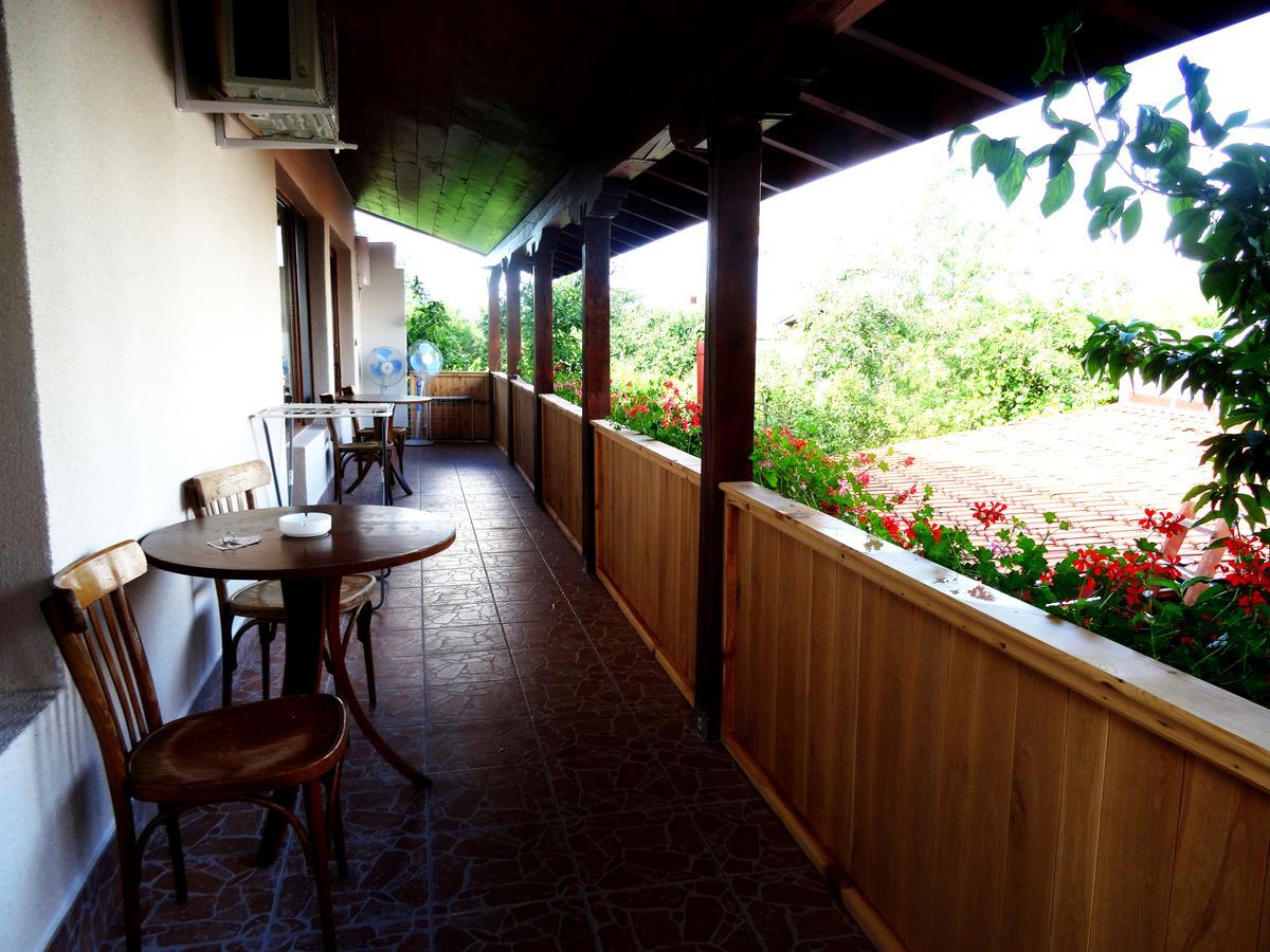 Family Hotel Rose Pavel Banya Esterno foto