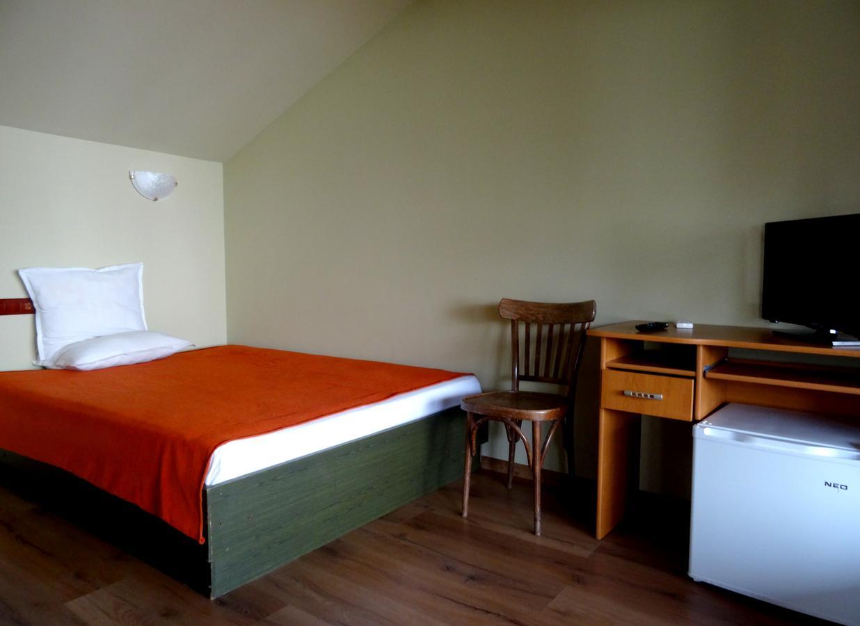 Family Hotel Rose Pavel Banya Esterno foto